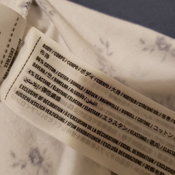 Hollister Size M White Floral Cropped Tie-Up Halter Top - Picture 3 of 6